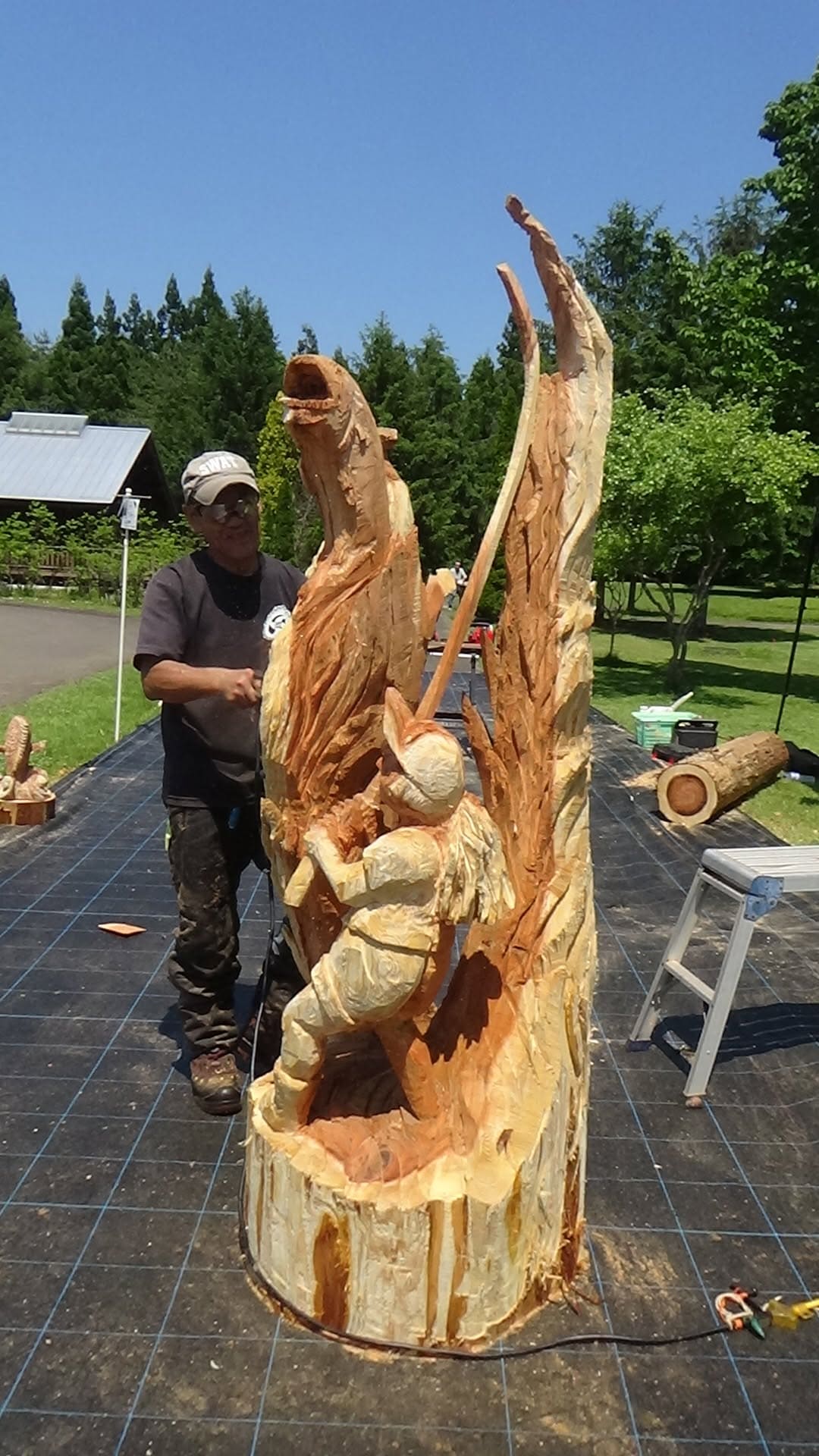 チェンソーアート作品