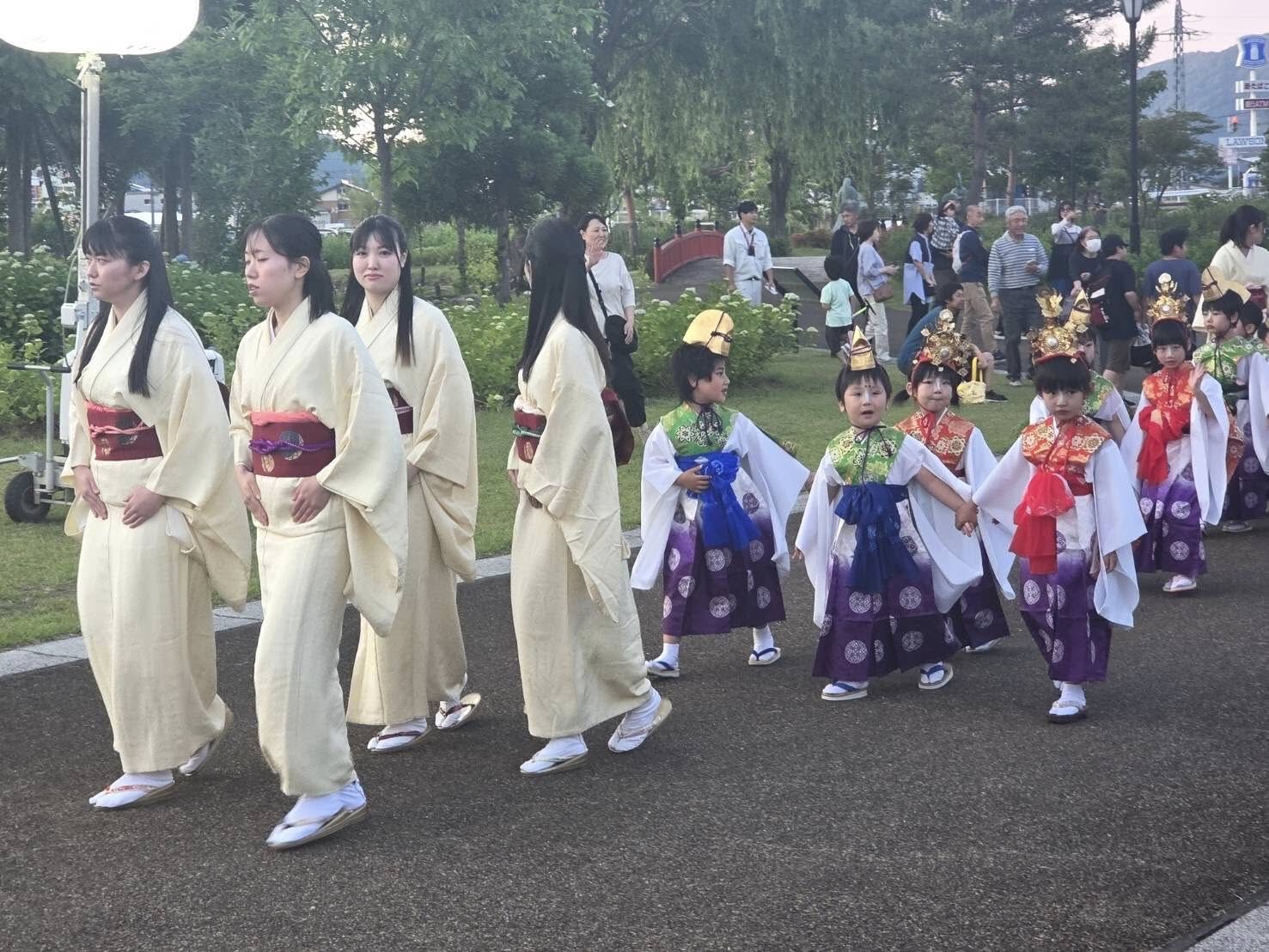 七小町と稚児行列
