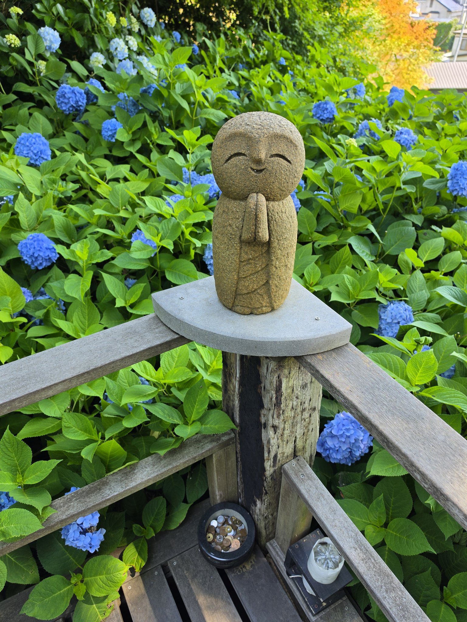 あじさいの帽子をかぶったお地蔵様